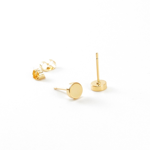 Gold Circle Stud Earrings Small Flat Discs Unisex - Picture 3 of 4